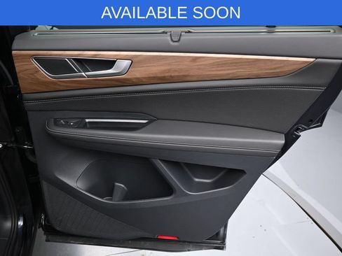 Used 2025 Volkswagen Atlas SE AWD/4WD image 33
