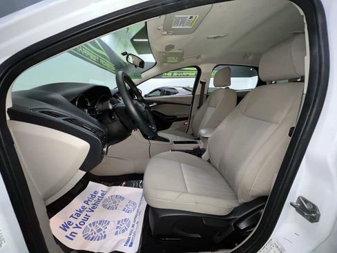 Used 2016 Ford Focus SE FWD image 17