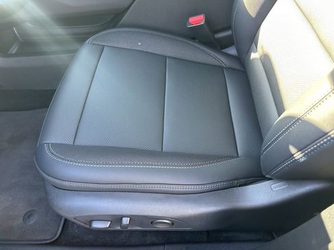 New 2026 Chevrolet Equinox EV LT w/ LPO, Blackout Package FWD image 17
