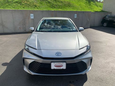 Used 2026 Toyota Camry LE image 7