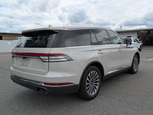 Certified 2020 Lincoln Aviator Reserve w/ Elements Package Plus image 3