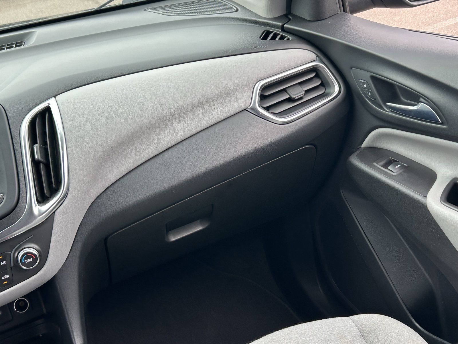 Used 2022 Chevrolet Equinox LS FWD image 19