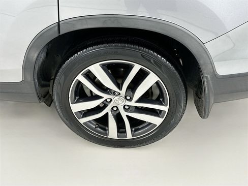 Used 2017 Honda Pilot Touring image 36