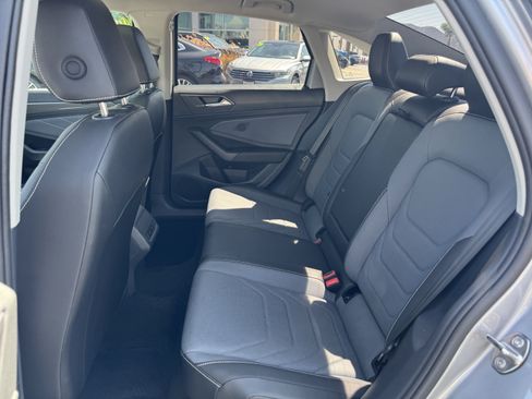 Used 2025 Volkswagen Jetta SEL FWD image 31
