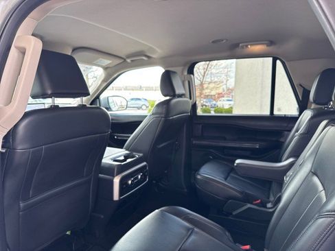 Used 2024 Ford Expedition Max XLT image 8