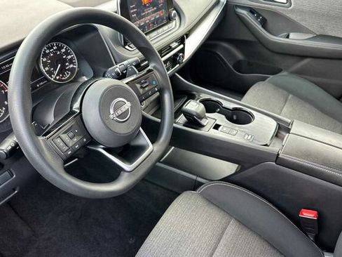 Used 2022 Nissan Rogue SV image 4
