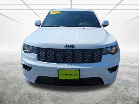Used 2017 Jeep Grand Cherokee Altitude AWD/4WD image 2
