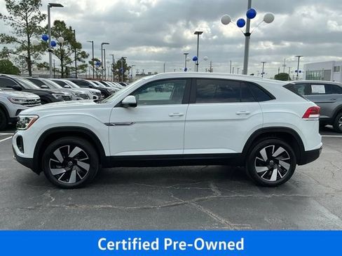 Used 2025 Volkswagen Atlas Cross Sport SE FWD image 6