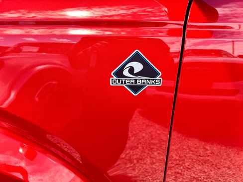 Used 2024 Ford Bronco Outer Banks image 6