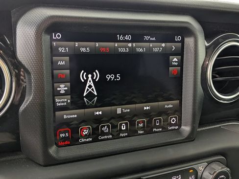 Used 2021 Jeep Wrangler Unlimited Sahara AWD/4WD image 23