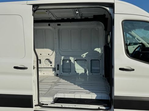 Used 2025 Ford Transit 250 148 Medium Roof RWD image 5