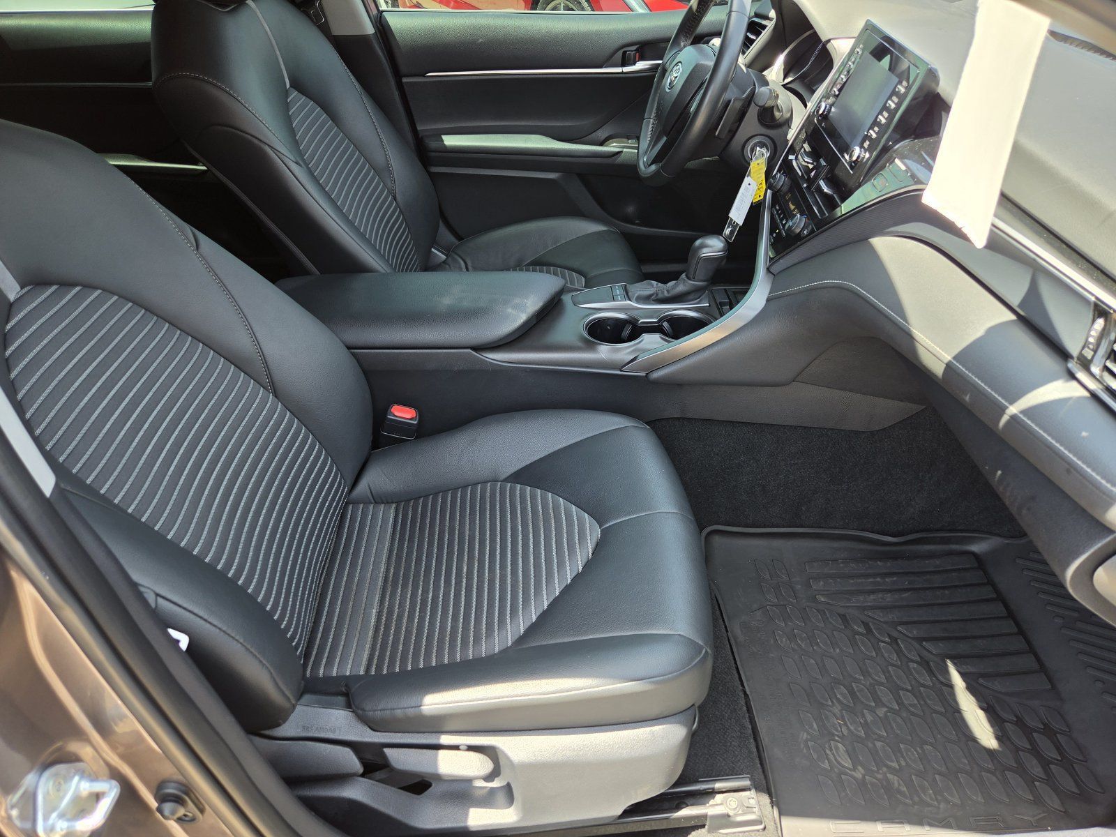Used 2024 Toyota Camry SE FWD image 14