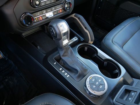 Used 2025 Ford Bronco Badlands AWD/4WD image 24