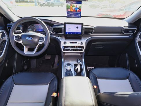 Used 2023 Ford Explorer XLT w/ Equipment Group 202A image 16