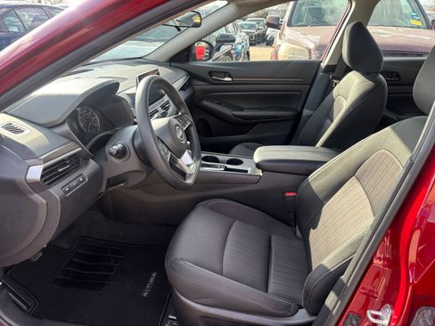 Used 2025 Nissan Altima 2.5 SV image 25