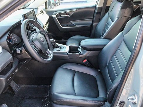 Used 2022 Toyota RAV4 XLE Premium image 20