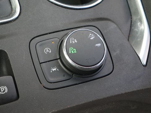 Used 2022 Chevrolet Traverse Premier AWD/4WD image 16