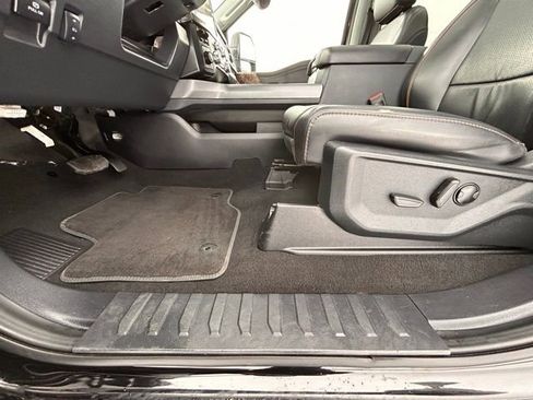 Used 2025 Ford F350 Lariat w/ Black Appearance Package image 31