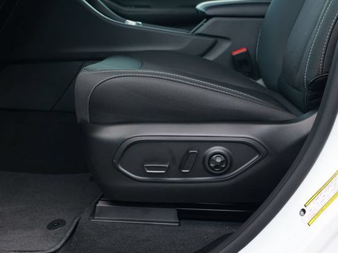 New 2026 Jeep Grand Cherokee L 4WD image 16