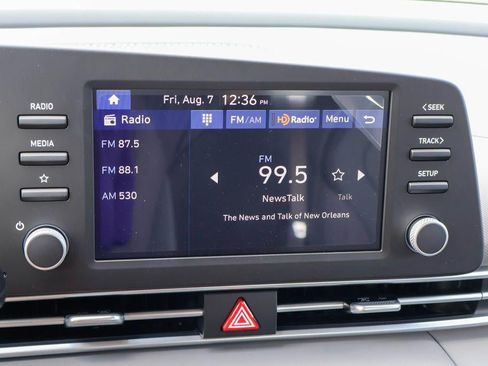 New 2026 Hyundai Elantra SE FWD image 3