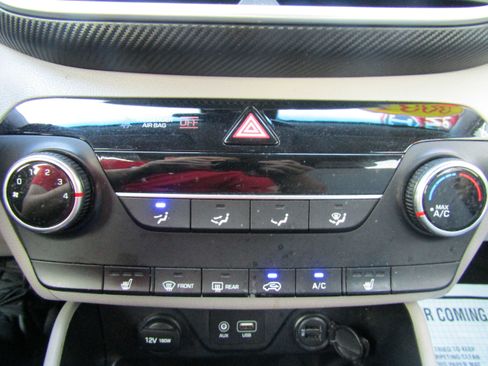 Used 2021 Hyundai Tucson Value FWD image 19