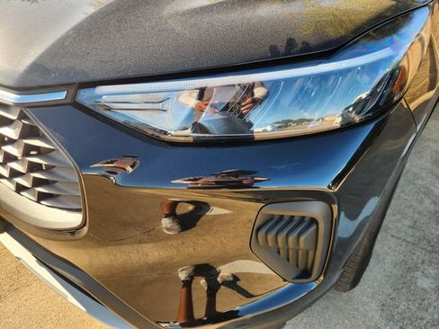 Used 2025 Ford Escape Active AWD/4WD image 7