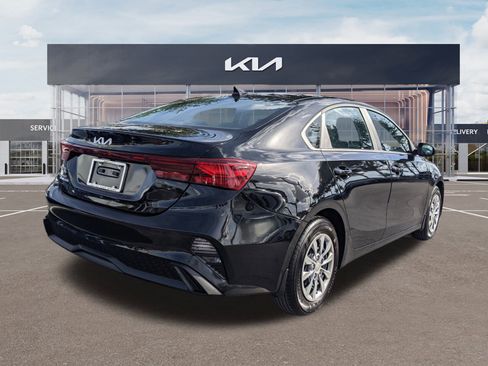 Certified 2024 Kia Forte LX image 4