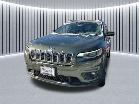 Used 2020 Jeep Cherokee Latitude Plus w/ Cold Weather Group image 19