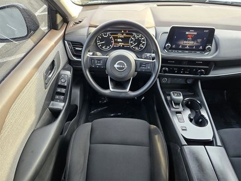 Used 2023 Nissan Rogue S image 12