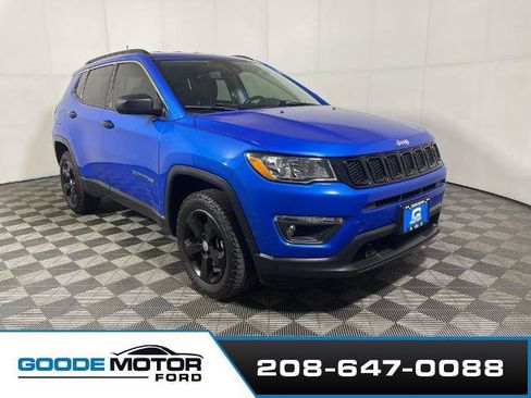 Used 2021 Jeep Compass Latitude w/ Driver Assistance Group AWD/4WD image 2