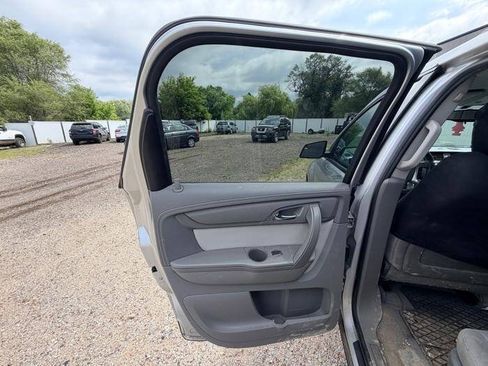Used 2014 GMC Acadia SLE FWD image 24