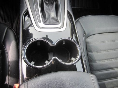 Used 2017 Ford Edge SEL w/ Equipment Group 201A image 28