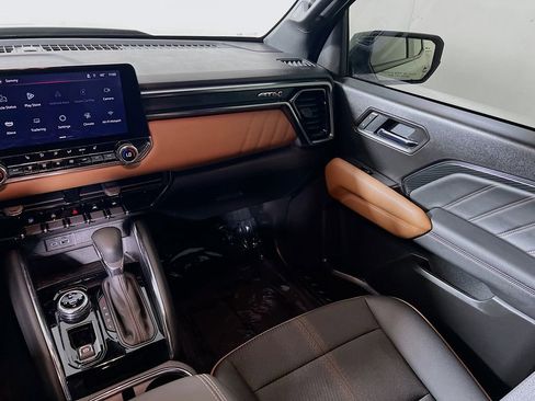 Used 2025 GMC Canyon AT4 image 20