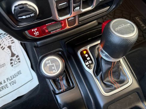Used 2023 Jeep Gladiator Mojave w/ LED Lighting Group AWD/4WD image 30