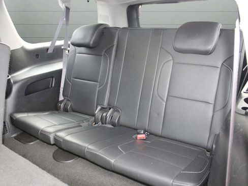 Used 2017 Chevrolet Suburban LT AWD/4WD image 15