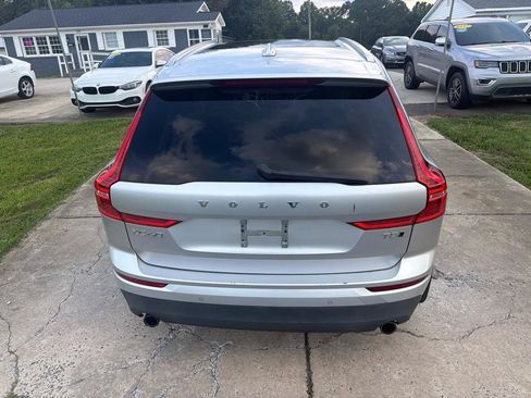 Used 2018 Volvo XC60 T5 Momentum w/ Vision Package AWD/4WD image 13
