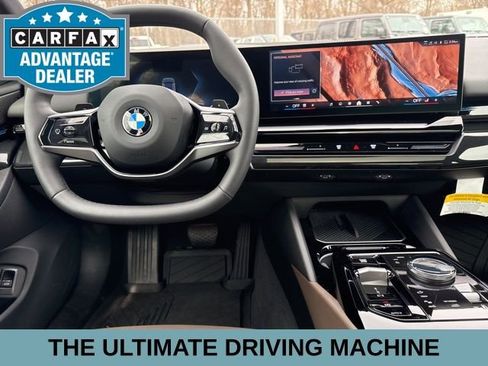 Used 2025 BMW 530i xDrive w/ Premium Package AWD/4WD image 24