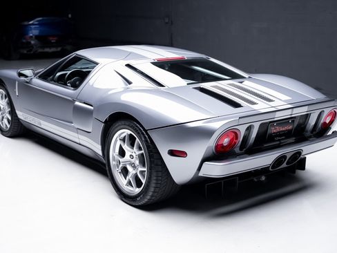 Used 2006 Ford GT image 29