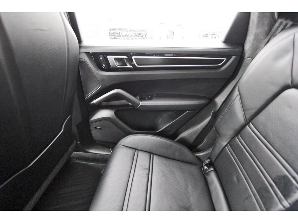 Used 2023 Porsche Cayenne GTS AWD/4WD image 12