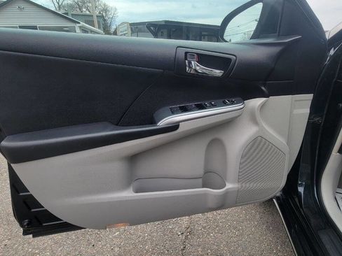 Used 2012 Toyota Camry LE image 12