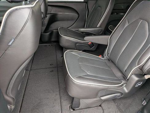 New 2026 Chrysler Pacifica Limited w/ S Appearance Package image 14