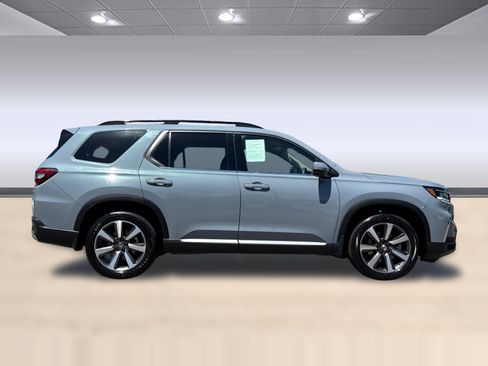 Used 2024 Honda Pilot Touring image 8