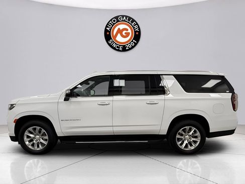 Used 2023 Chevrolet Suburban Premier image 4