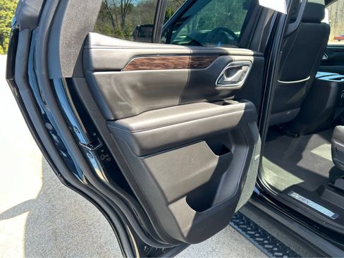Used 2022 Chevrolet Tahoe Z71 w/ Off-Road Capability Package AWD/4WD image 32