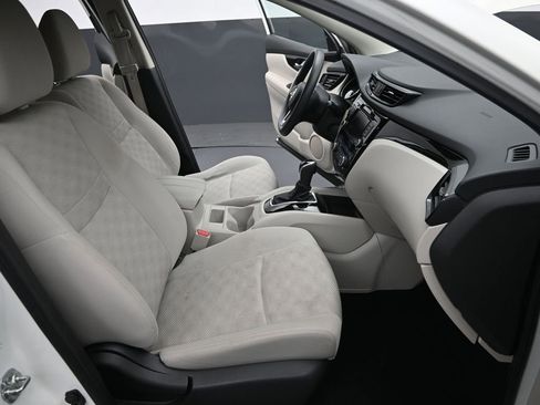 Used 2020 Nissan Rogue Sport SV AWD/4WD image 24