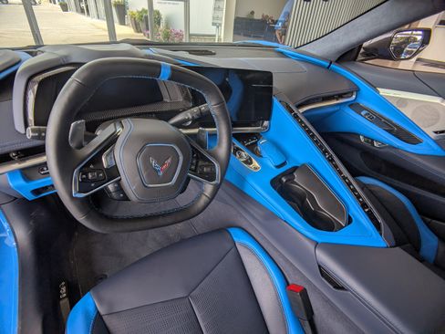 Used 2021 Chevrolet Corvette Stingray Premium Conv w/ Z51 Performance Package RWD image 16