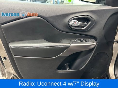 Used 2019 Jeep Cherokee Latitude Plus w/ Cold Weather Group image 14