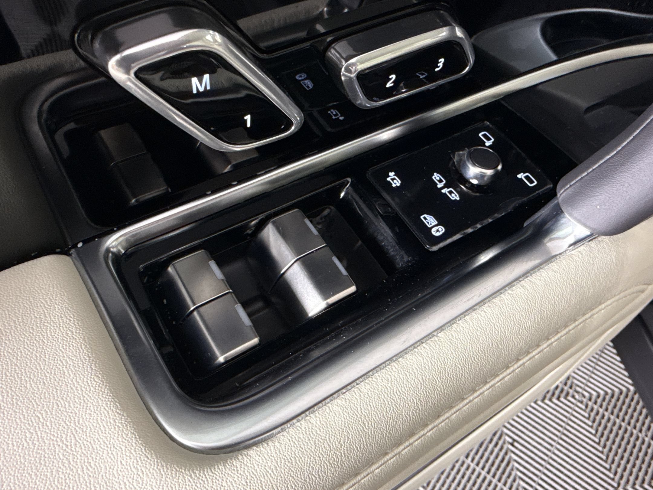 New 2026 Land Rover Range Rover SE AWD/4WD image 13