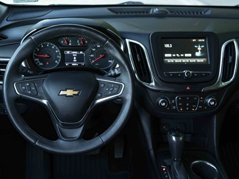 Used 2018 Chevrolet Equinox LT FWD image 19