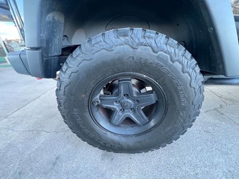Used 2014 Jeep Wrangler Unlimited Sport w/ Quick Order Package 24S AWD/4WD image 11